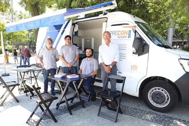 A van está percorrendo os bairros de Niterói desde o início de maio