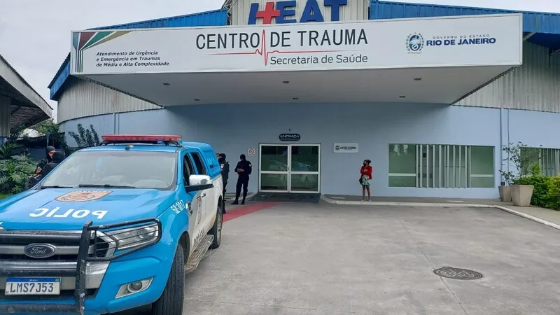 Mulher acusada de tráfico  morreu e PM foi baleado em tiroteio em Itaboraí