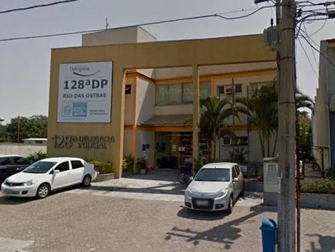 Policiais da 128ª Delegacia de Polícia (Rio das Ostras), realizaram a prisão da mulher