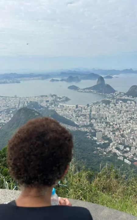 Mulher de 59 anos realizou sonho de conhecer Cristo Redentor