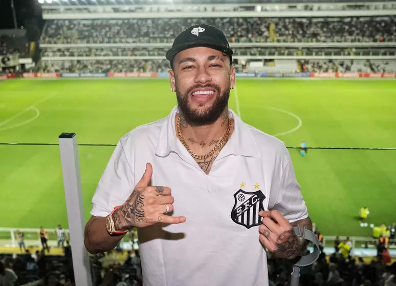 De acordo com o jornalista, Neymar irá comprar SAF do Santos