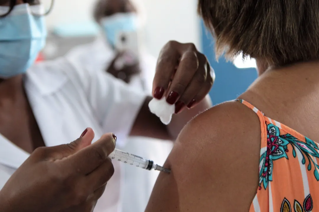Neste sábado (08), é o dia D da multivacinação contra diversas doenças, em Niterói