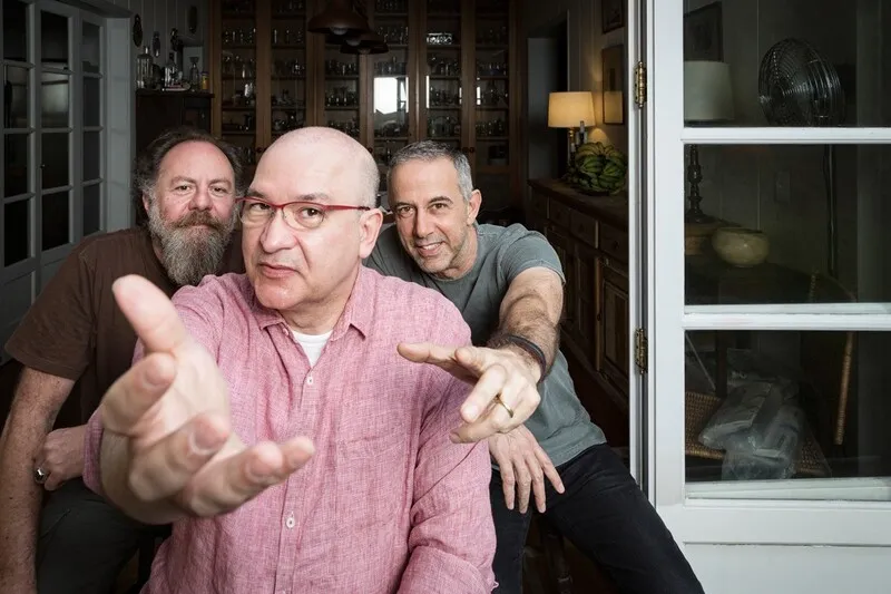 O show da banda Paralamas do Sucesso encerra a festividade neste domingo