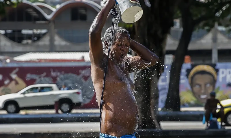 Os efeitos dessa onda poderão ser sentidos a partir desta sexta-feira (15)