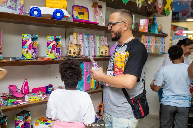 Os brinquedos arrecadados ficarão expostos na loja, localizada no terceiro piso, ao lado do Burger King