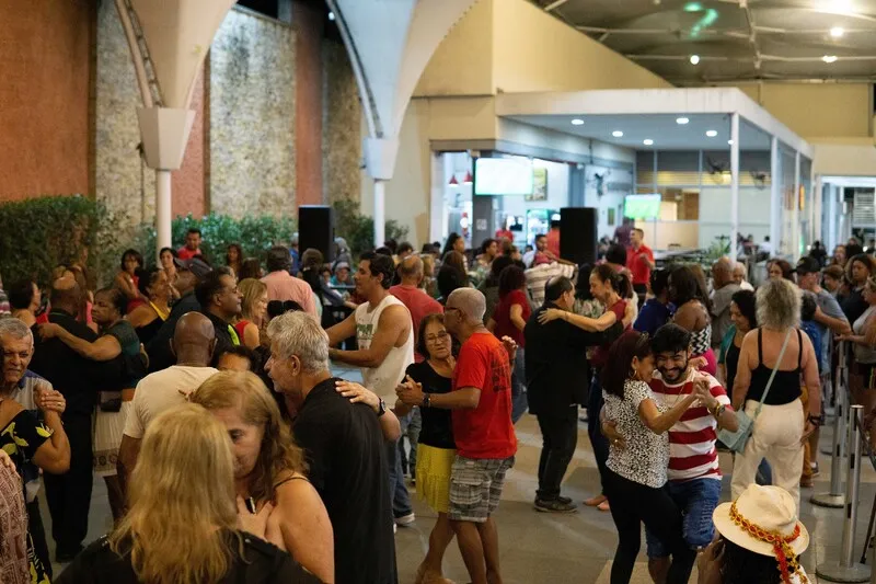 Baile da Helô