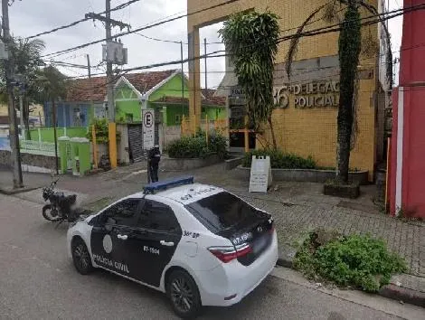 Policiais civis da 36ª DP (Santa Cruz) prenderam a acusada