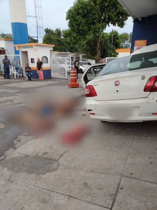 O grupo criminoso invadiu a residência na Rua A, em Quissamã, Itaboraí, se identificando como policiais civis.