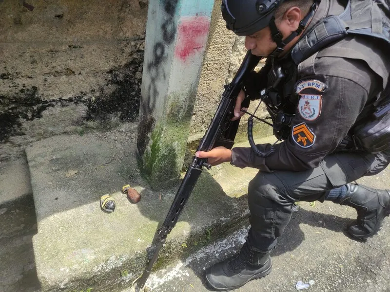 Imagem ilustrativa da imagem Policiais apreendem duas granadas em Angra dos Reis
