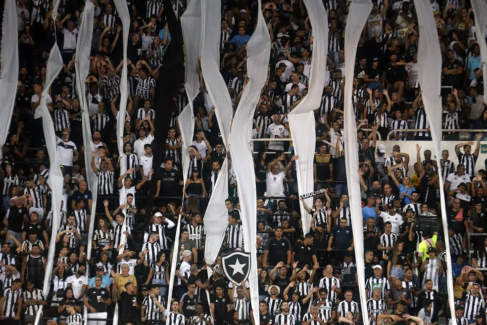 Em nota, o Botafogo informou sobre o corte dos jogadores, por indisciplina