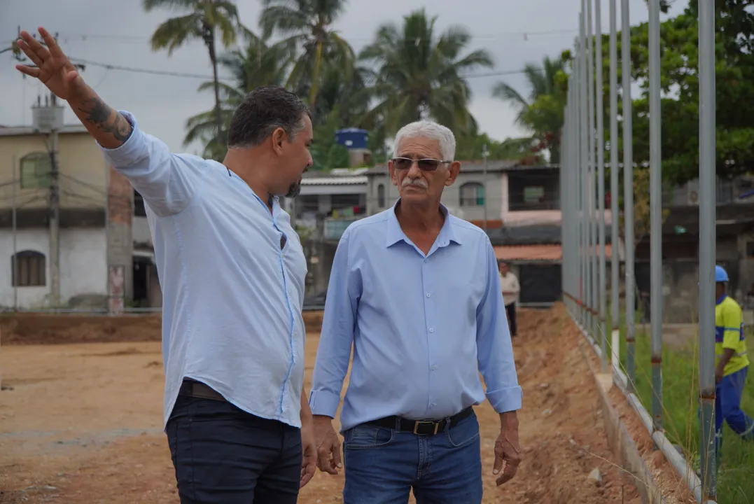 O prefeito de São Gonçalo, Capitão Nelson, esteve no Porto do Rosa, na manhã desta quarta-feira, acompanhando o avanço das obras