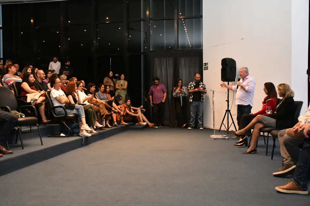 A cerimônia aconteceu no auditório do Caminho Niemeyer