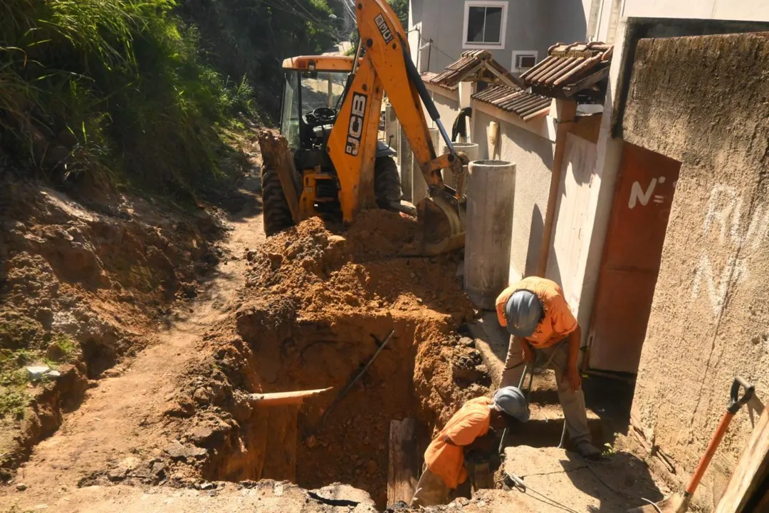 Parte de um pacote que contempla 10 comunidades, a região vai ganhar uma nova rede de drenagem, um centro comunitário, pontos de iluminação LED e mais