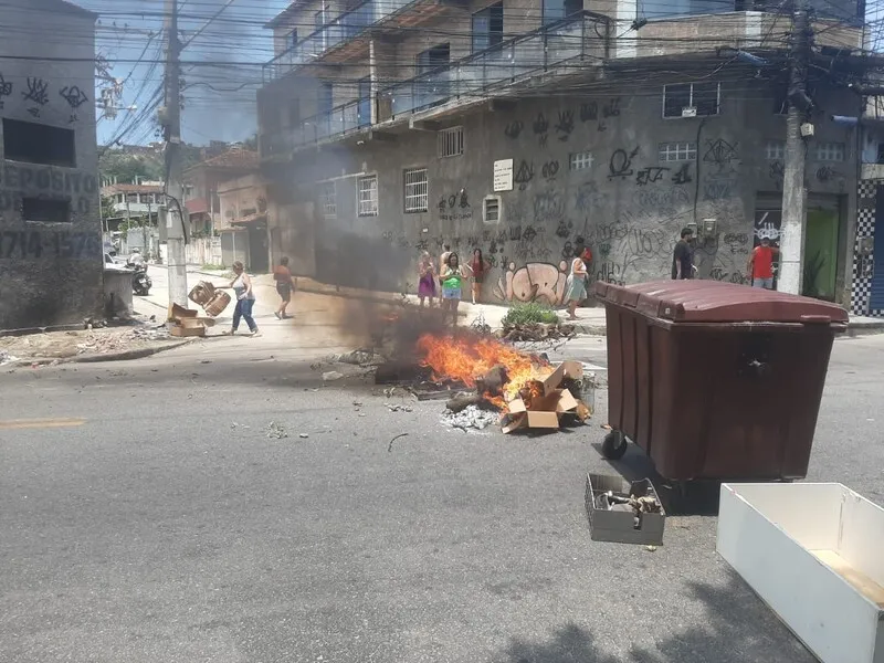 Manifestações aconteceram no início desta tarde