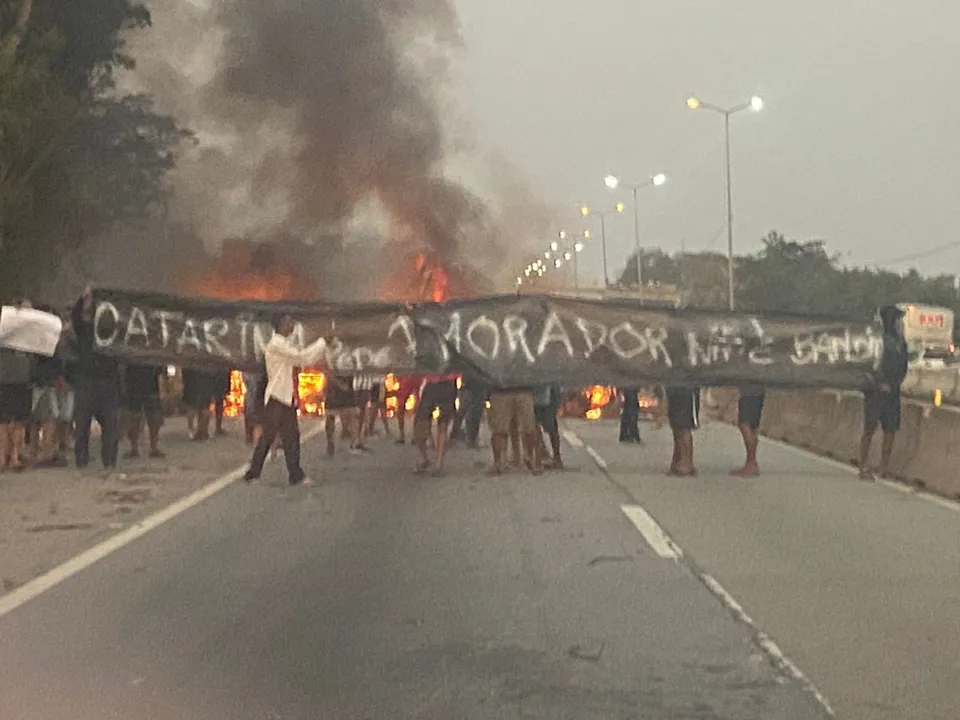 Protesto aconteceu na altura do Jardim Catarina