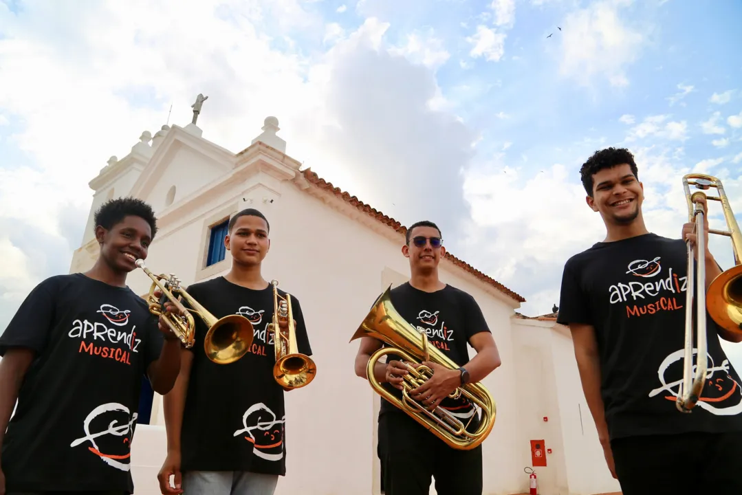 O Programa Aprendiz, que é um orgulho para Niterói e está em franca expansão – atende cerca de 9.500 alunos em todas as escolas da Rede Municipal de Educação