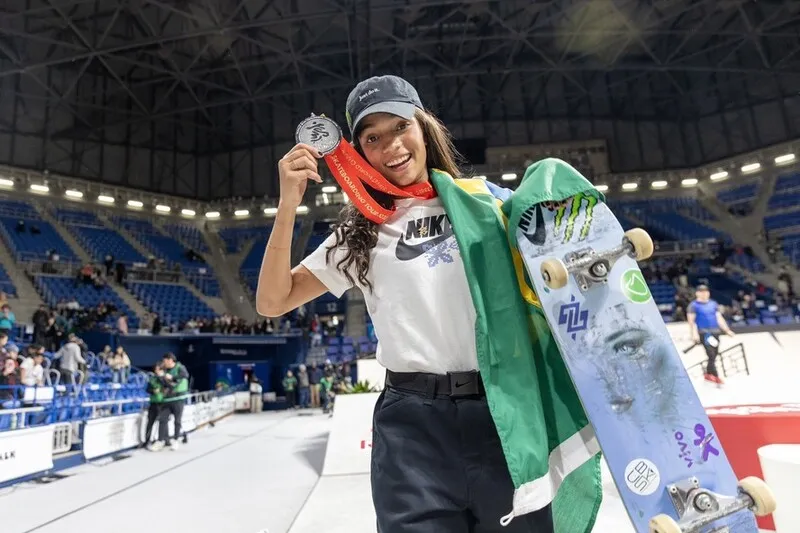 A brasileira vinha liderando até a quarta volta de manobras