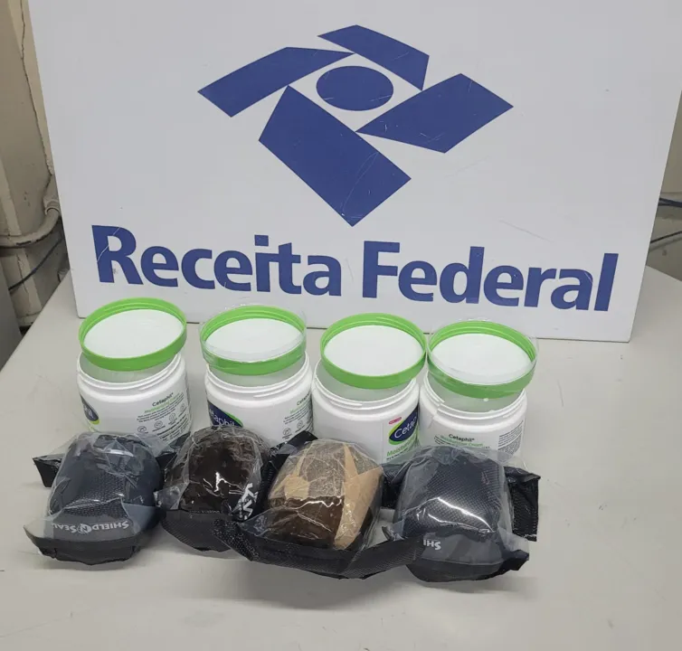 A remessa continha 1,660 kg da droga