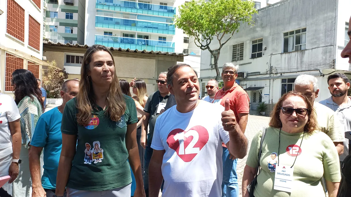 O candidato votou na manhã deste domingo (6) na Faculdade de Veterinária da UFF, em Santa Rosa