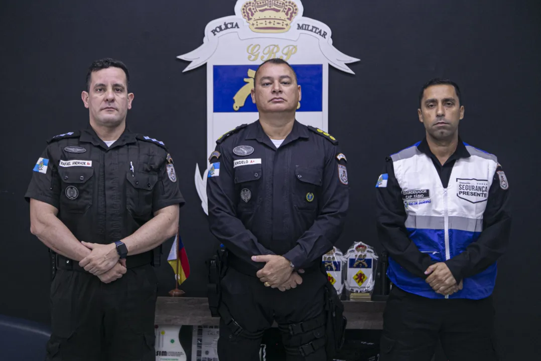 Coronel Ângelo Barbosa (meio), capitão Fábio Azevedo (direita) e capitão Rafael Andrade