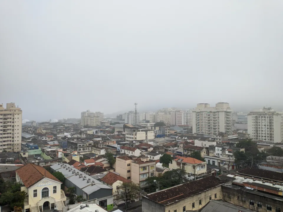 O fenômeno é conhecido por restringir a visibilidade e pode se manifestar em qualquer lugar