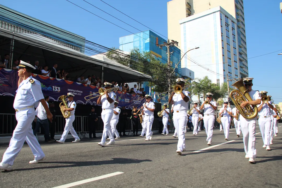 O desfile terá início às 8h