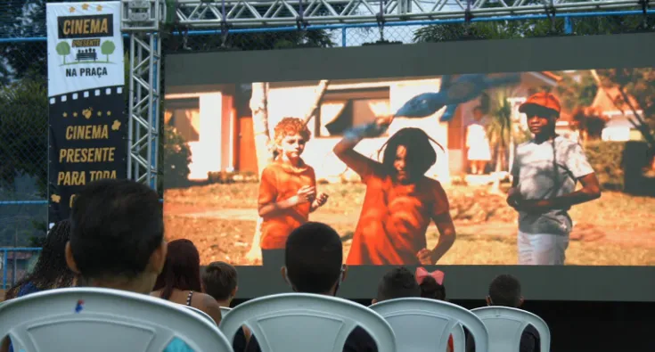 Ação faz parte do projeto Cinema Presente na Praça, da FG3 Entretenimento, com curadoria da Flores&Filmes