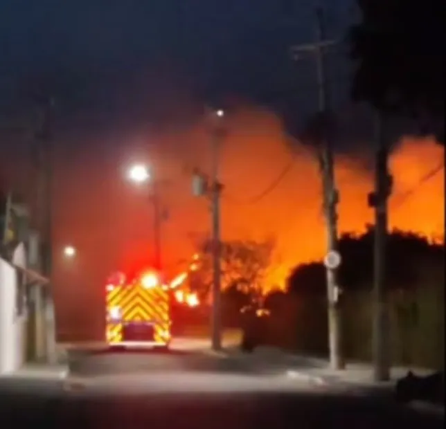 Incêndio aconteceu na região do Morro do Índio