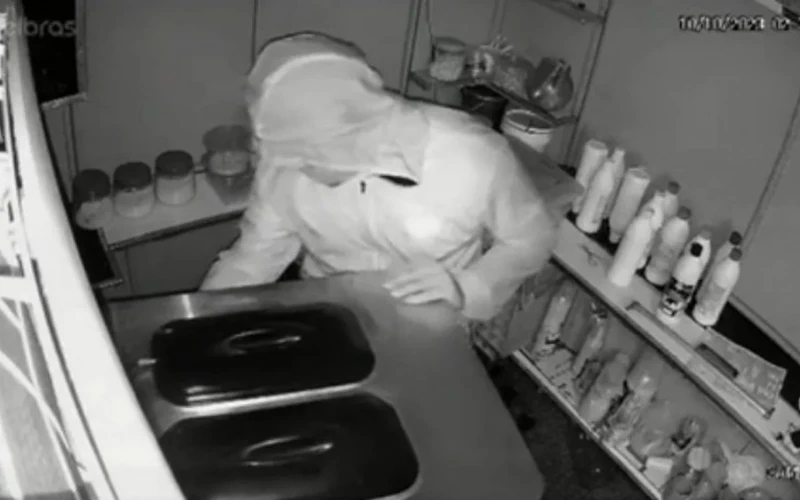 Assaltante foi flagrado durante roubo a máquina de sorvete em meados de outubro