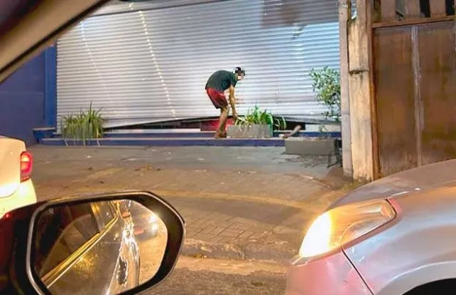 Episódio aconteceu em drogaria na Rua Presidente Backer, em Icaraí, neste domingo (08)