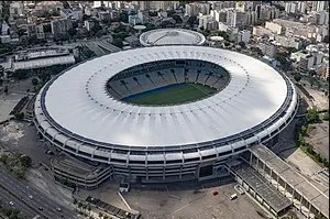 Briga generaliza nos arredores do Maracanã, teve torcedores presos