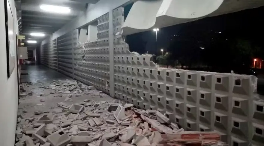 Muro de ginásio da Escola de Educação Física da UFRJ  desabou