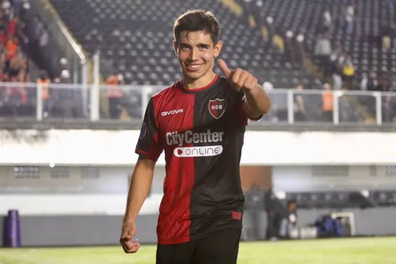 Volante joga pelo Newell's Old Boys