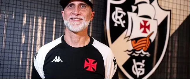 Álvaro Pacheco é o novo treinador do Vasco para a sequência de 2024