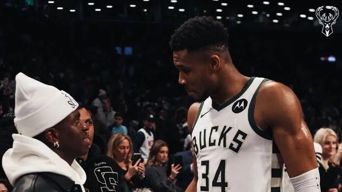 Vini Jr assistiu à vitória do Bucks sobre o Nets