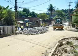 Melhorias de infraestrutura viária acontecem em 12 ruas do bairro Guararapes. Investimentos ultrapassam os R$5 milhões