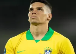 O atacante Paulinho foi alvo de intolerância religioso após a derrota da seleção brasileira