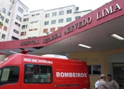Vítima está internada no Hospital Azevedo Lima (HEAL), no Fonseca