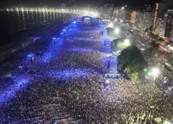 Madonna arrastou uma multidão para as areias de Copacabana