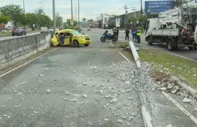 Acidente com táxi na Barra da Tijuca deixa quatro feridos e um morto