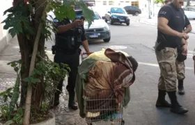 Agentes encontram corpo abandonado em carrinho de mercado no Ingá