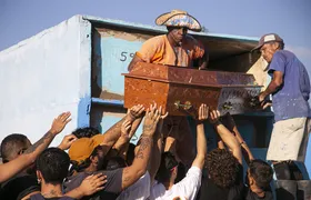 Amigos e familiares se despedem de Yuri Bastos, da Roda Cultural do Alcântara, em velório no Pacheco