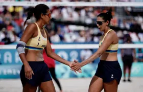 Ana Patrícia e Duda avançam às quartas de final do vôlei de praia em Paris