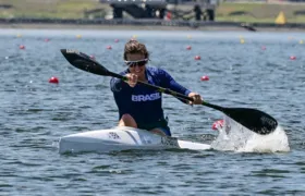 Ana Paula Vergutz se classifica para semifinal individual da canoagem