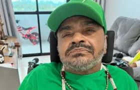 Arlindo Cruz é internado em hospital do Rio