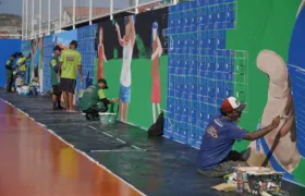 Artistas começam a pintar mural na Praça da Lagoinha