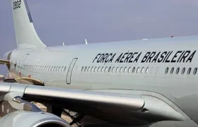 Avião da FAB chega ao RS com 25 toneladas de doações