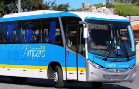 Bandidos sequestram ônibus no Rio e agridem passageiros