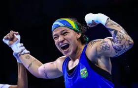 Bia Ferreira vence americana na estreia no boxe e vai às quartas