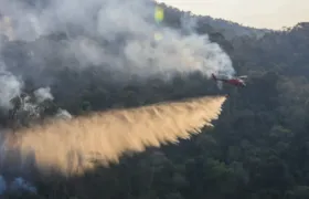 Bombeiros são acionados para combater novos focos de incêndio em todo RJ